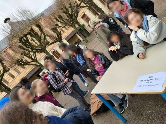 PHOTO 2023 03 09 22 42 15 1OK