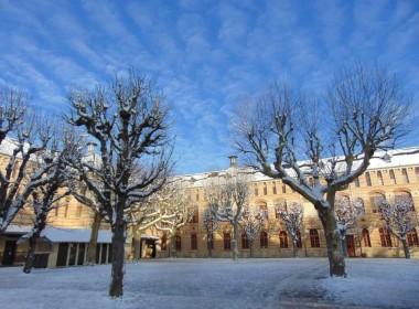 cour-college-neige
